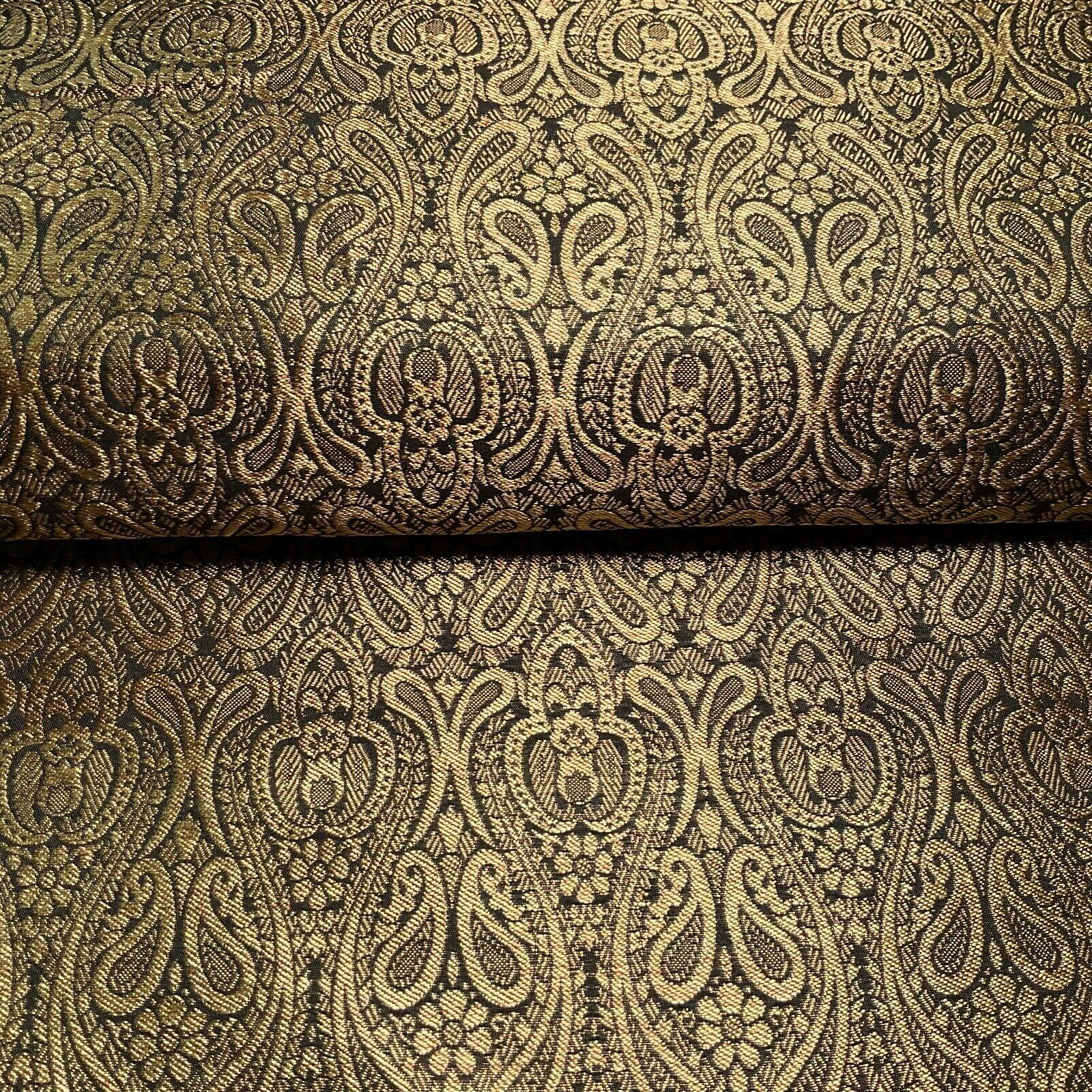 Double Paisley Brocade Wedding Banarsi Fabric 147 cm M1566