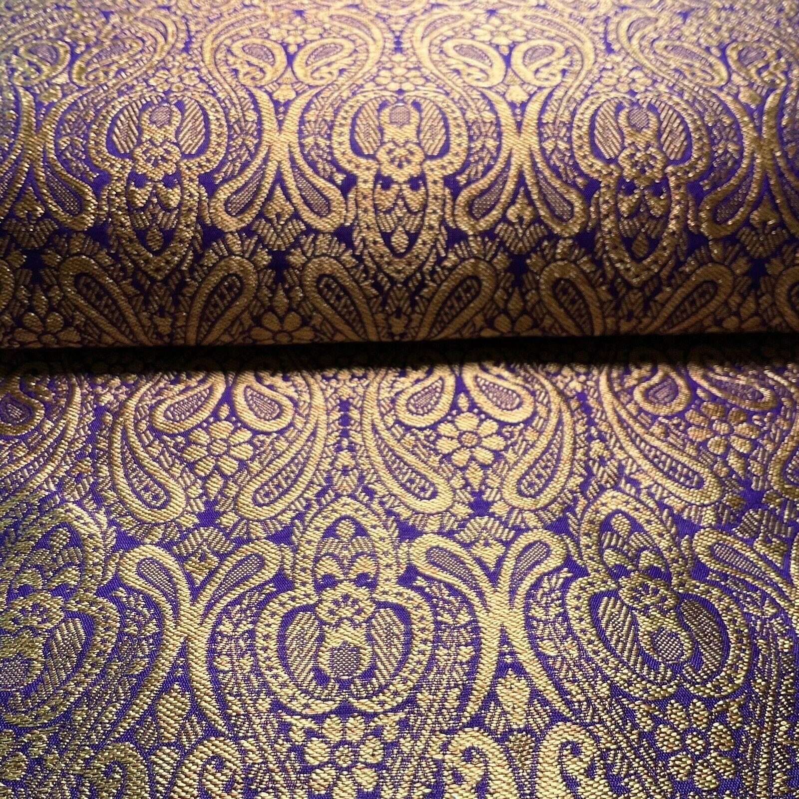 Double Paisley Brocade Wedding Banarsi Fabric 147 cm M1566